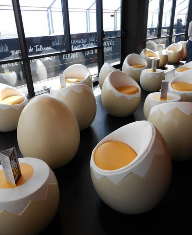 Ghế đệm chất liệu da mô phỏng… trứng gà luộc? Tại sao không?