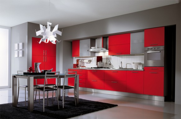 1. Tủ bếp màu đỏ đẹp và cá tính với nền màu ghi
