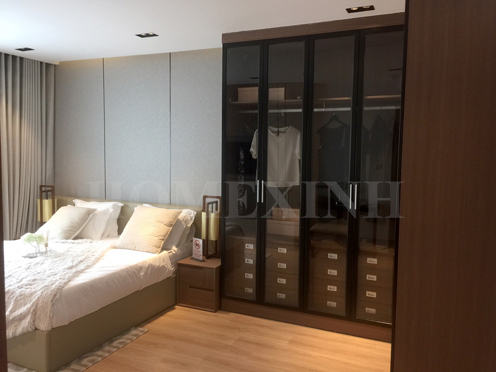 Hệ tủ áo hiện đại và rộng rãi Hệ tủ áo hiện đại và rộng rãi